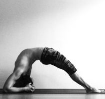 DWI PADA VIPARITA DANDASANA