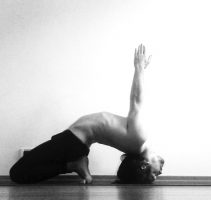 PRAPADA SETU BANDHASANA